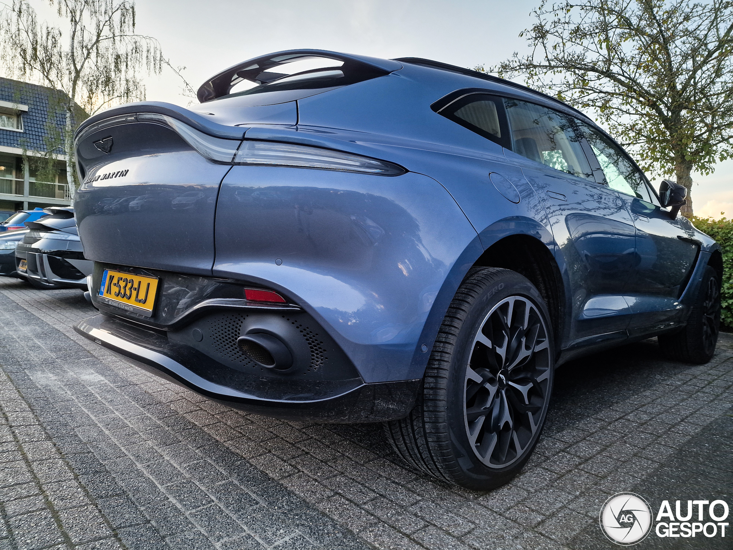 Aston Martin DBX