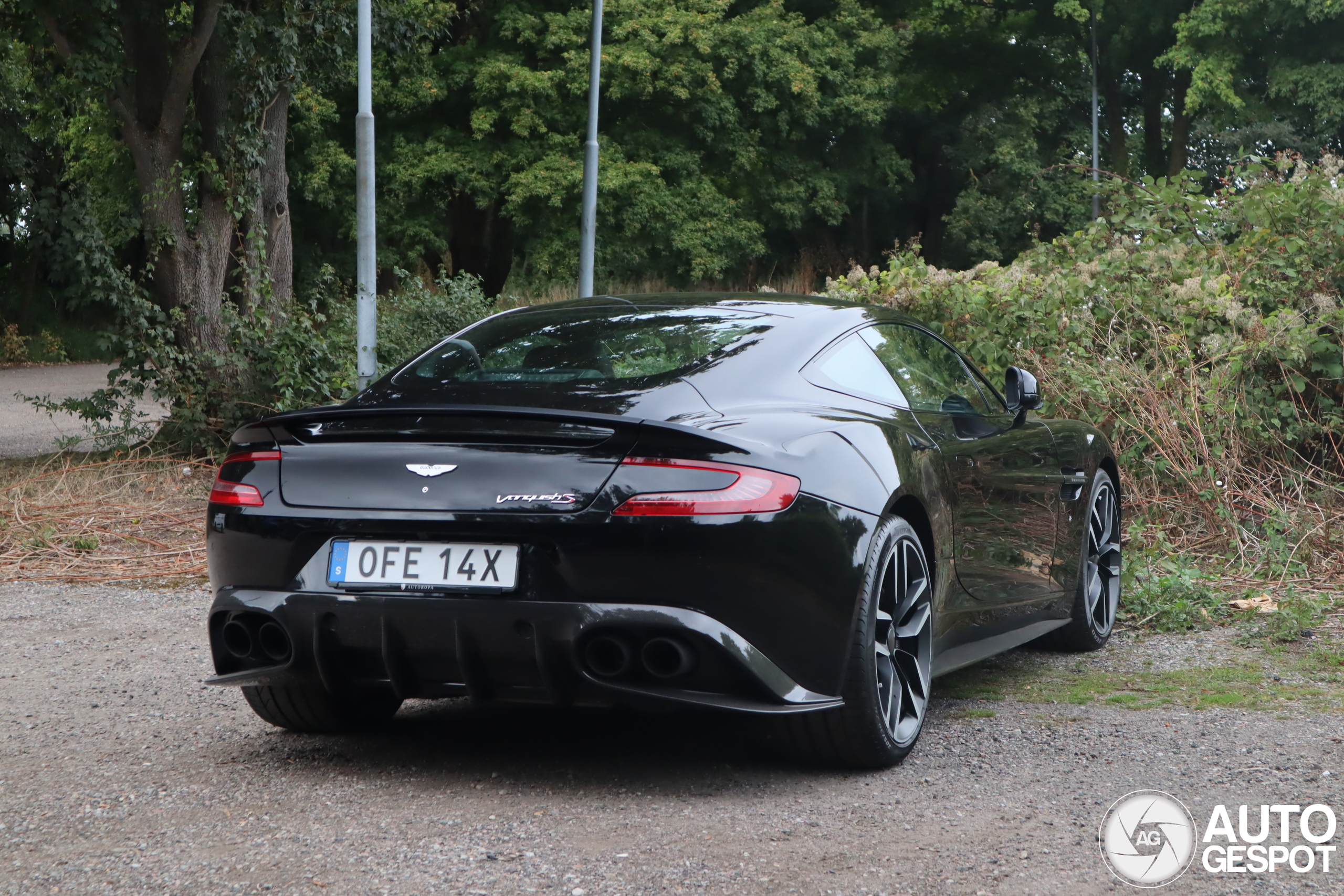 Aston Martin Vanquish S 2017