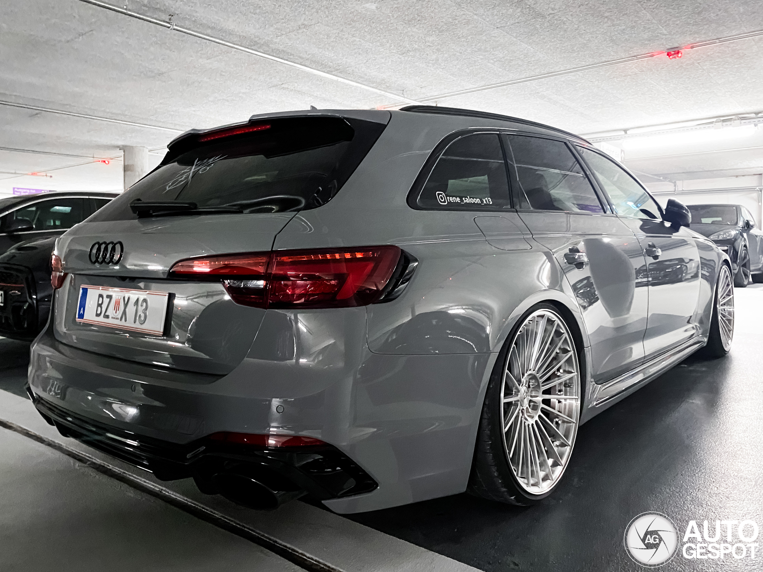 Audi RS4 Avant B9