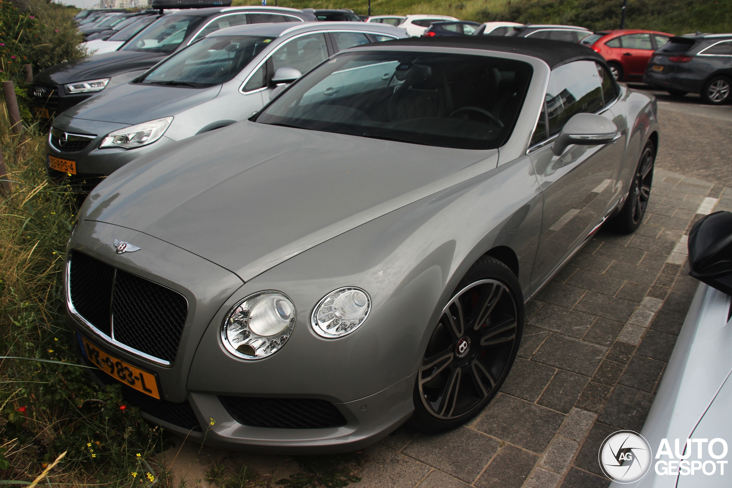 Bentley Continental GTC V8