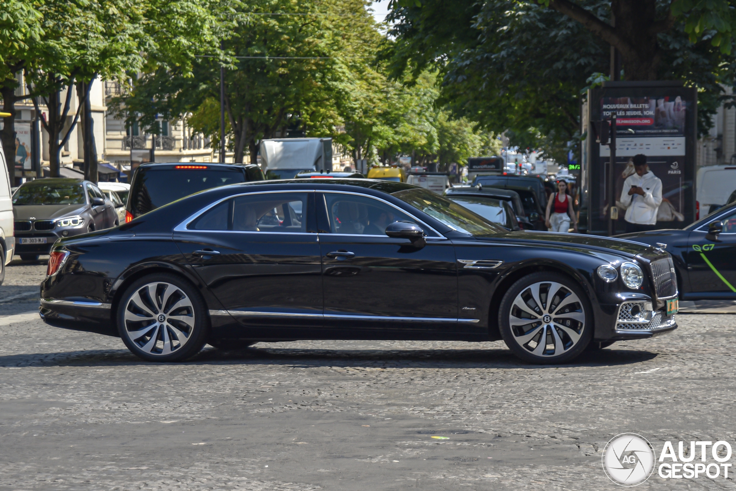 Bentley Flying Spur Hybrid Azure