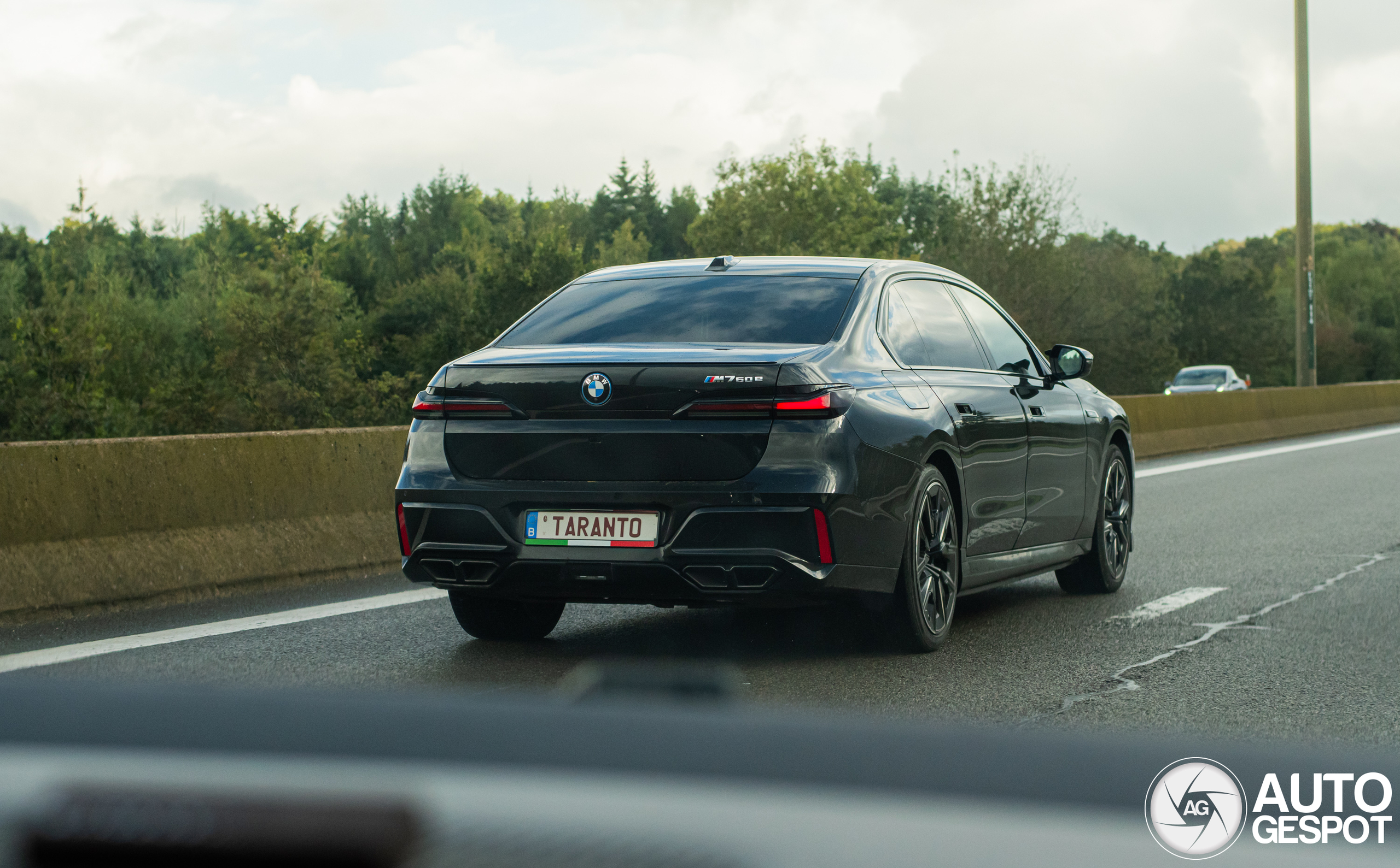 BMW M760e xDrive