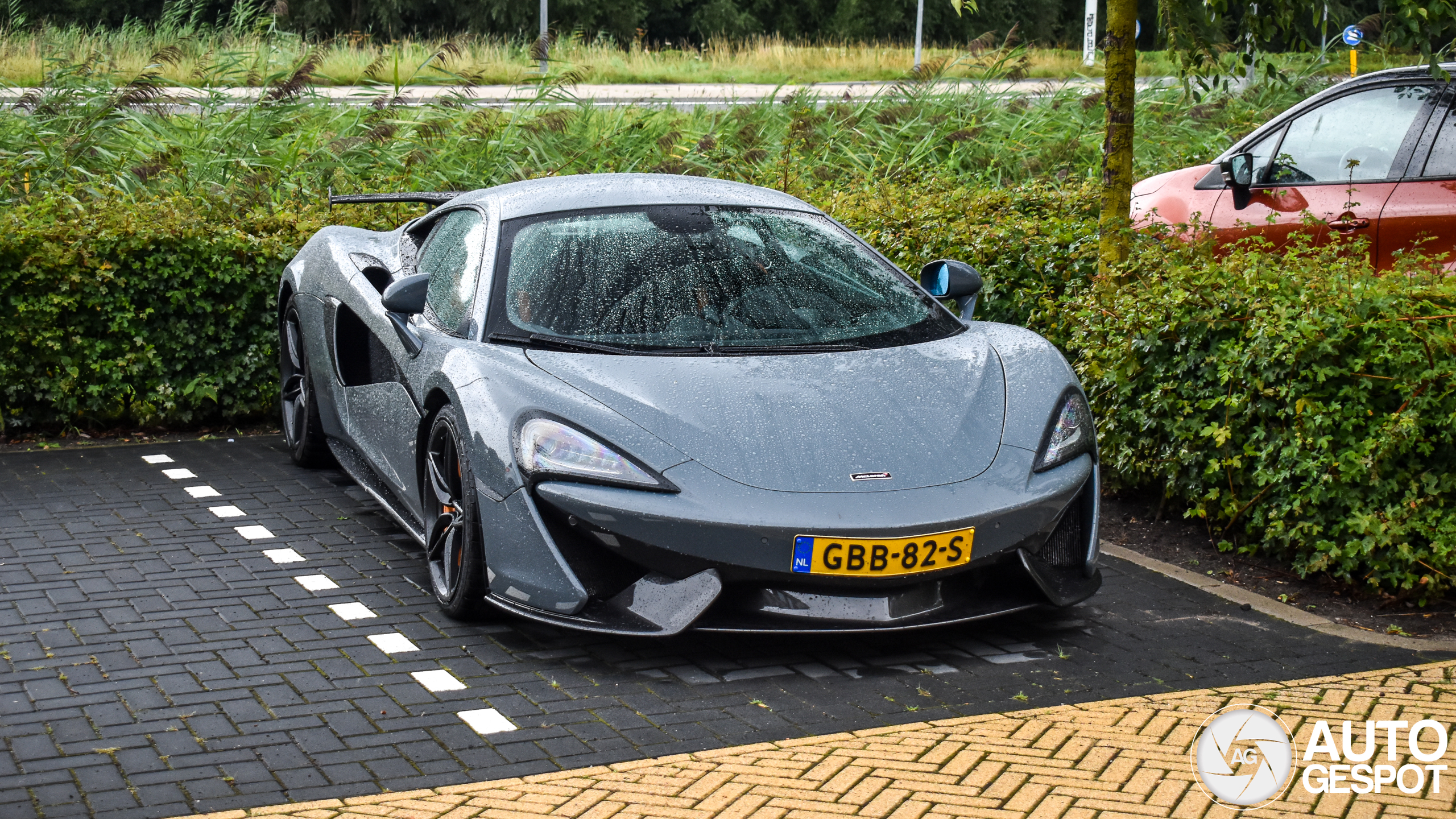 McLaren 570S