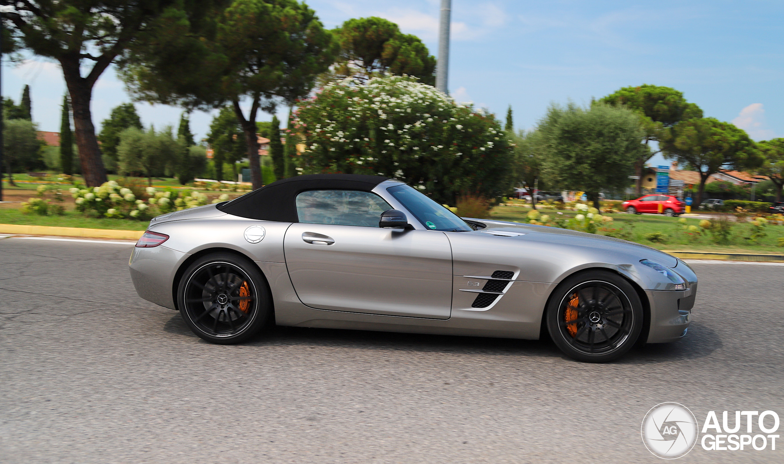 Mercedes-Benz SLS AMG GT Roadster