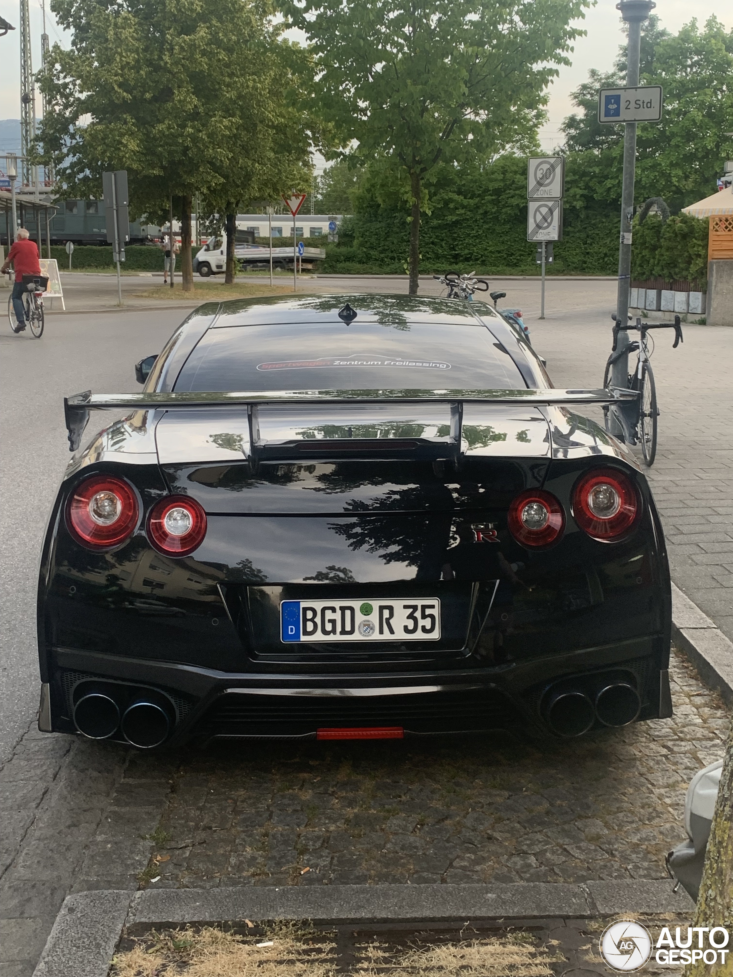 Nissan GT-R