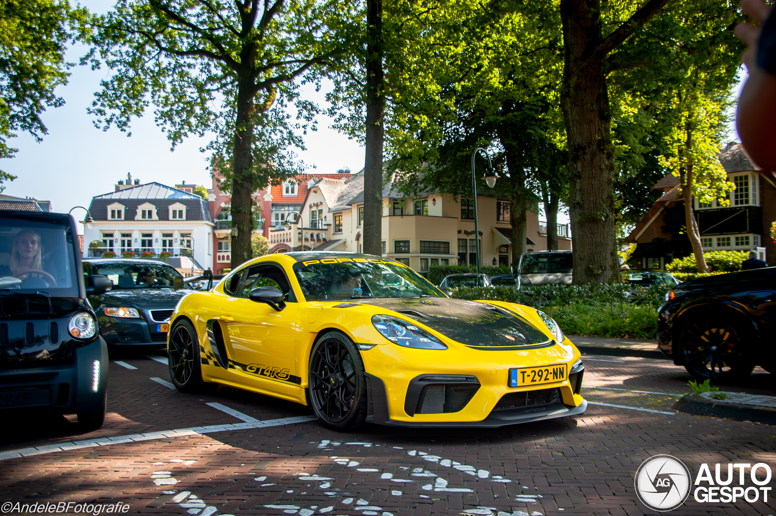 Porsche 718 Cayman GT4 RS Weissach Package