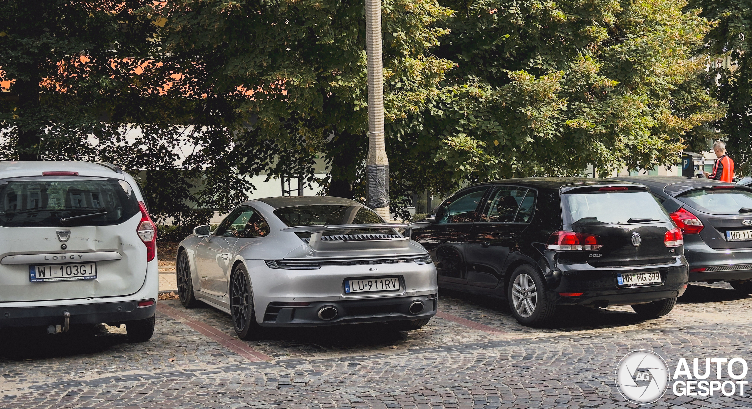 Porsche 992 Carrera 4 GTS