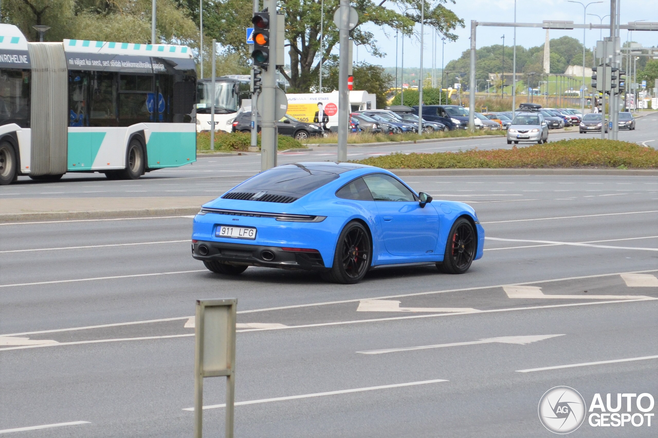 Porsche 992 Carrera 4 GTS