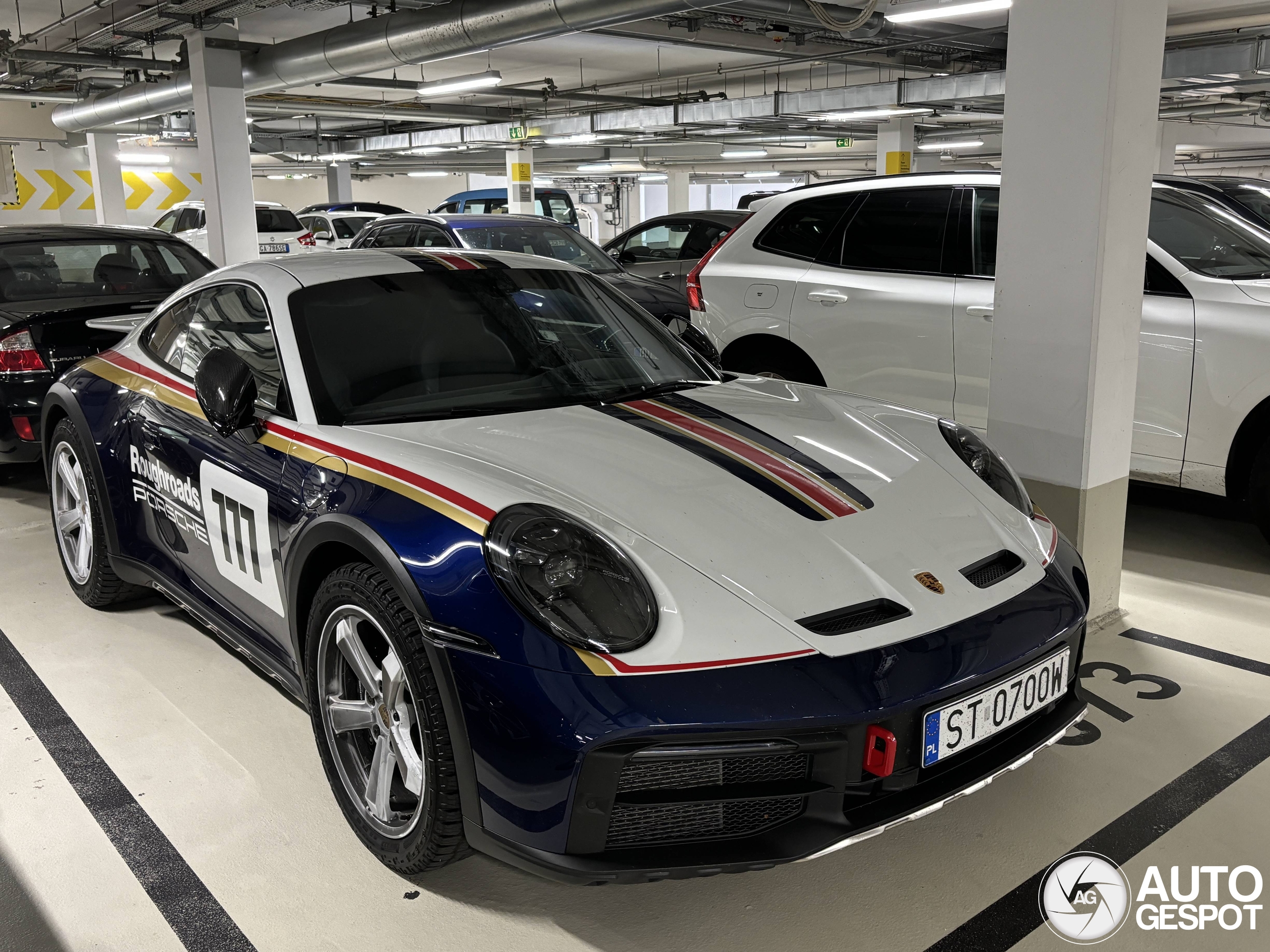 Porsche 992 Dakar