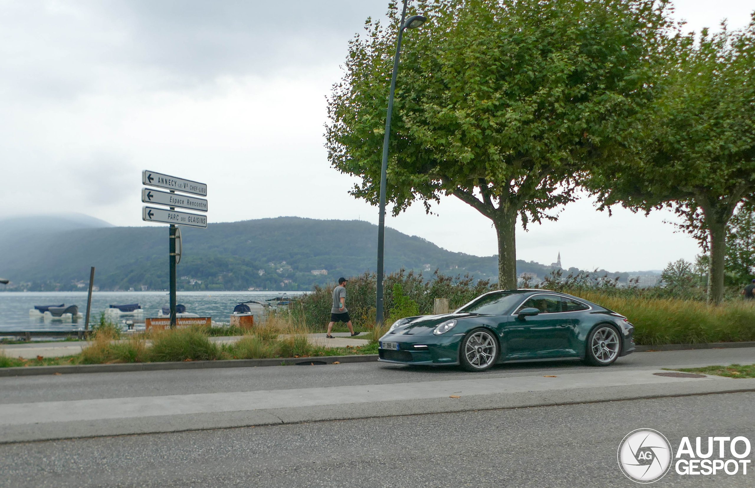 Porsche 992 GT3 Touring