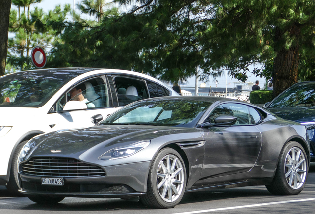 Aston Martin DB11