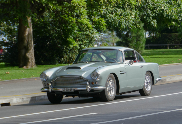 Aston Martin DB4