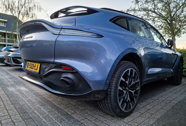 Aston Martin DBX