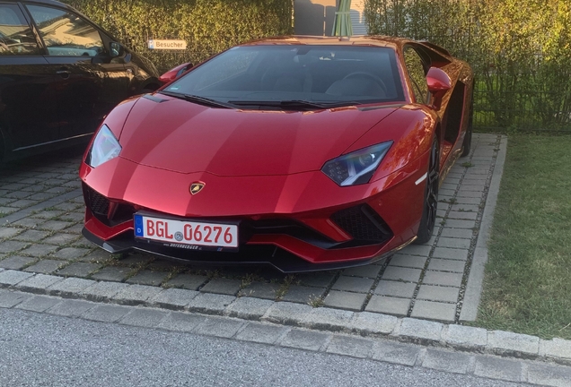 Lamborghini Aventador LP700-4