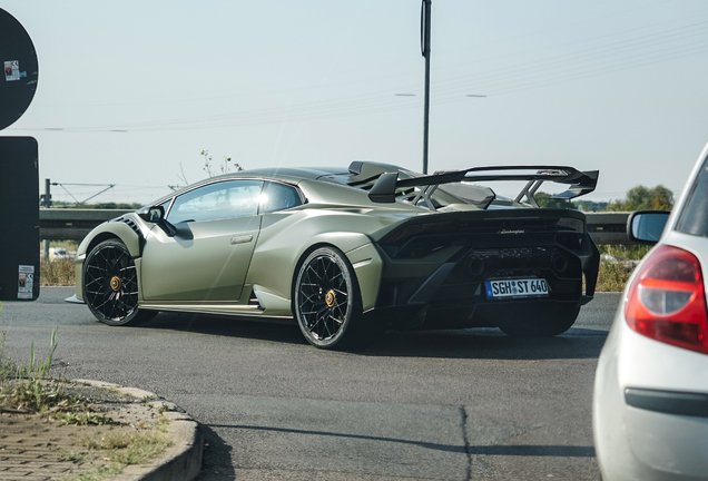 Lamborghini Huracán LP640-2 STO