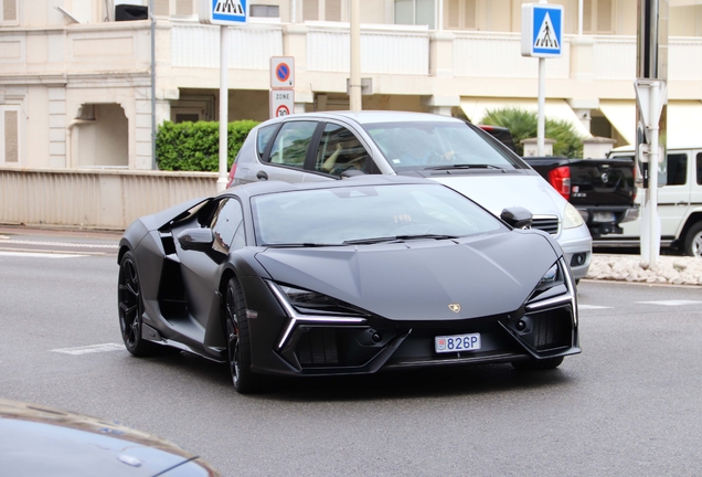 Lamborghini Revuelto