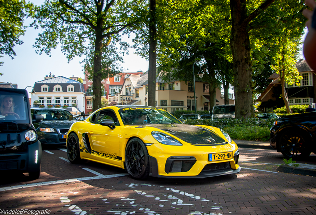 Porsche 718 Cayman GT4 RS Weissach Package