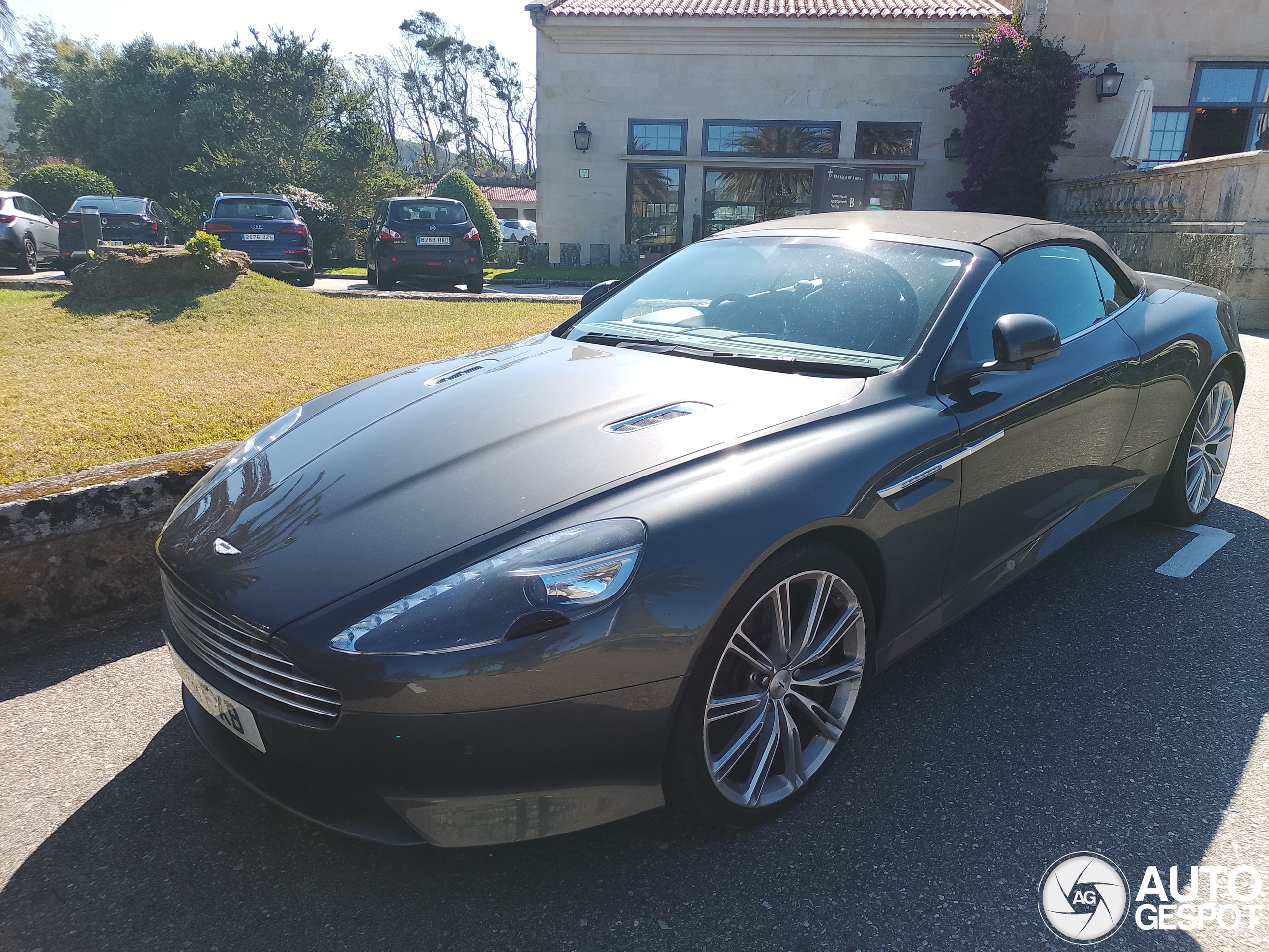 Aston Martin Virage Volante 2011