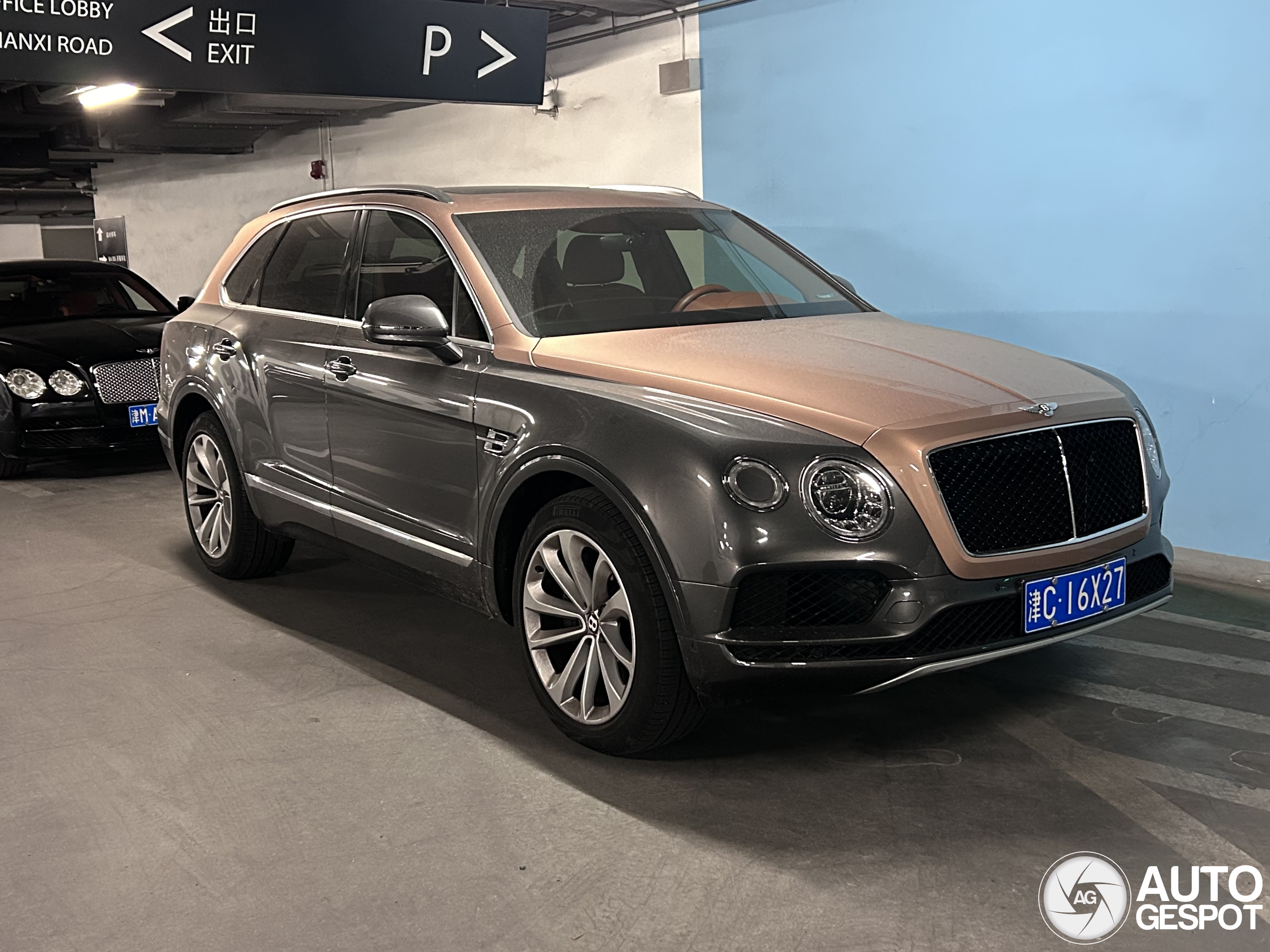 Bentley Bentayga V8