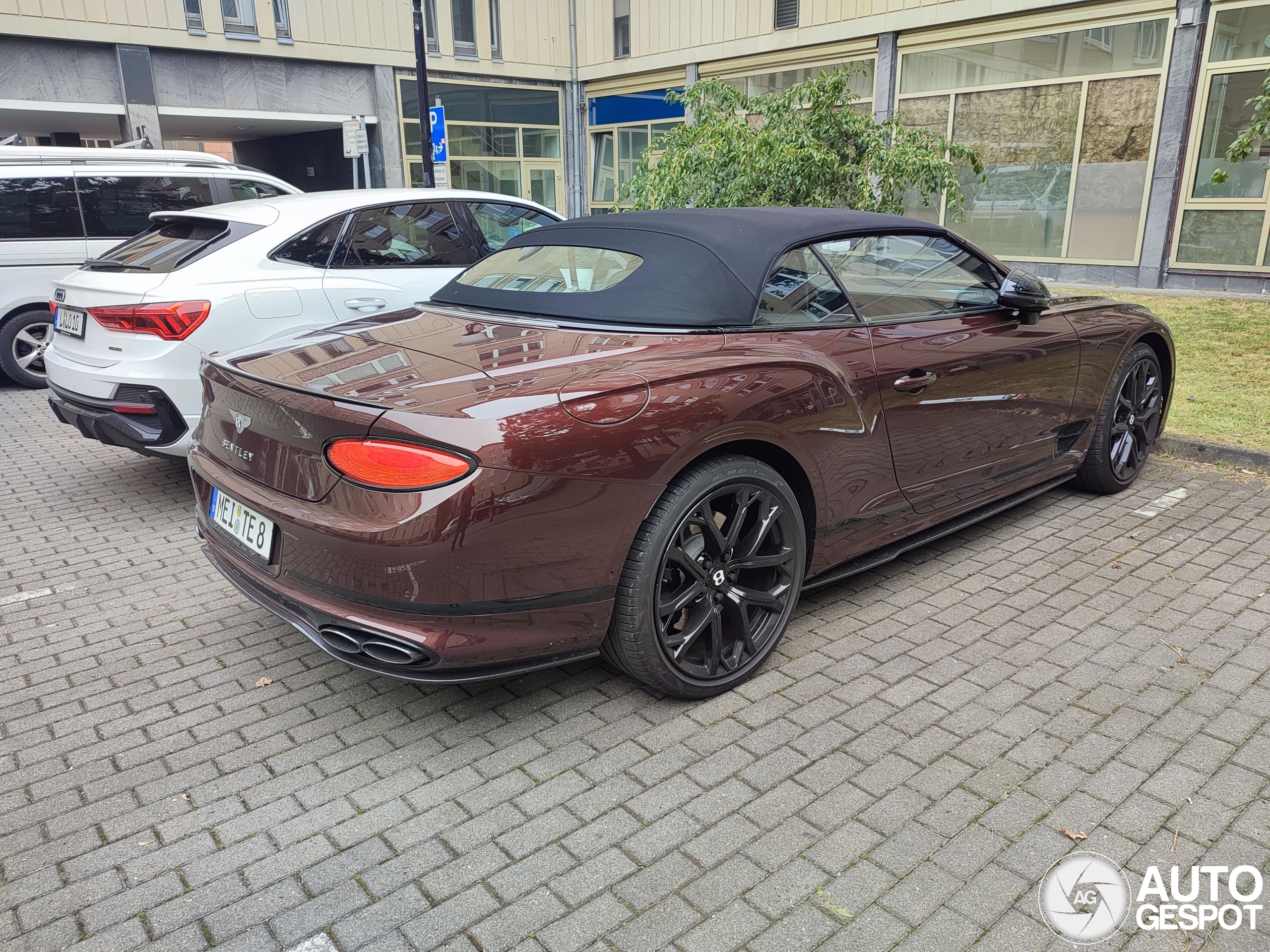 Bentley Continental GTC V8 S 2023