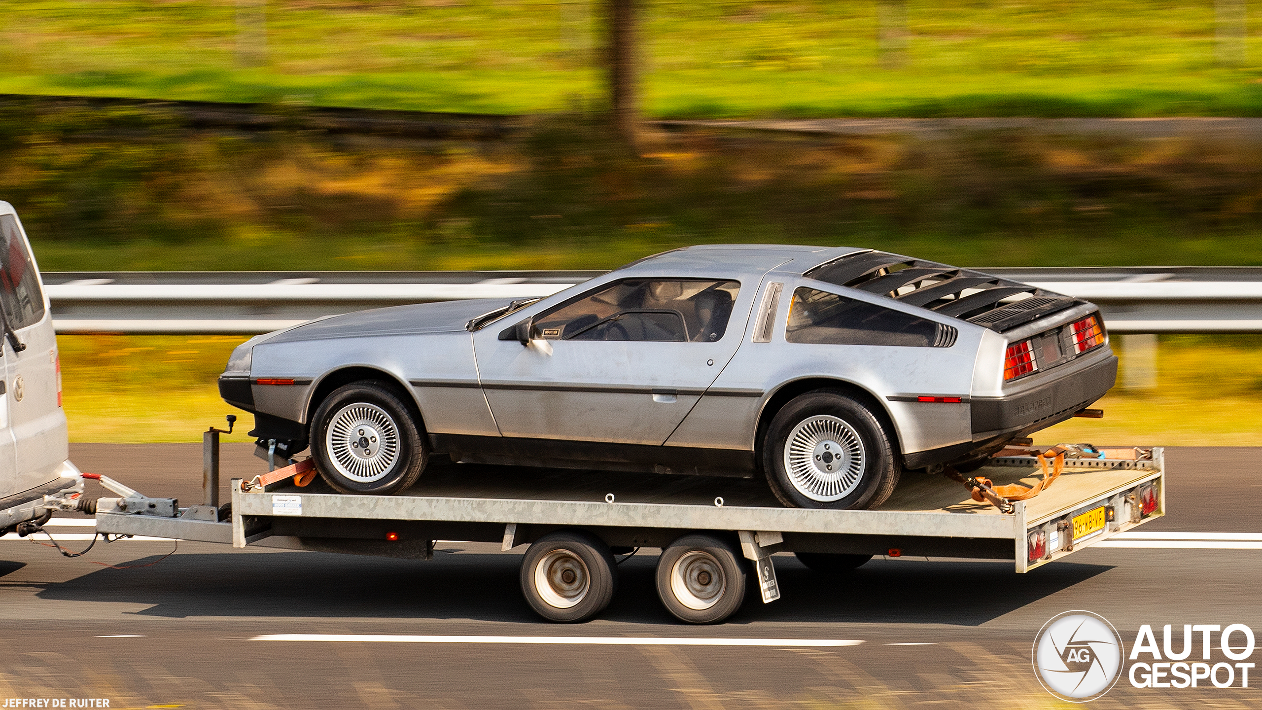 DeLorean DMC-12