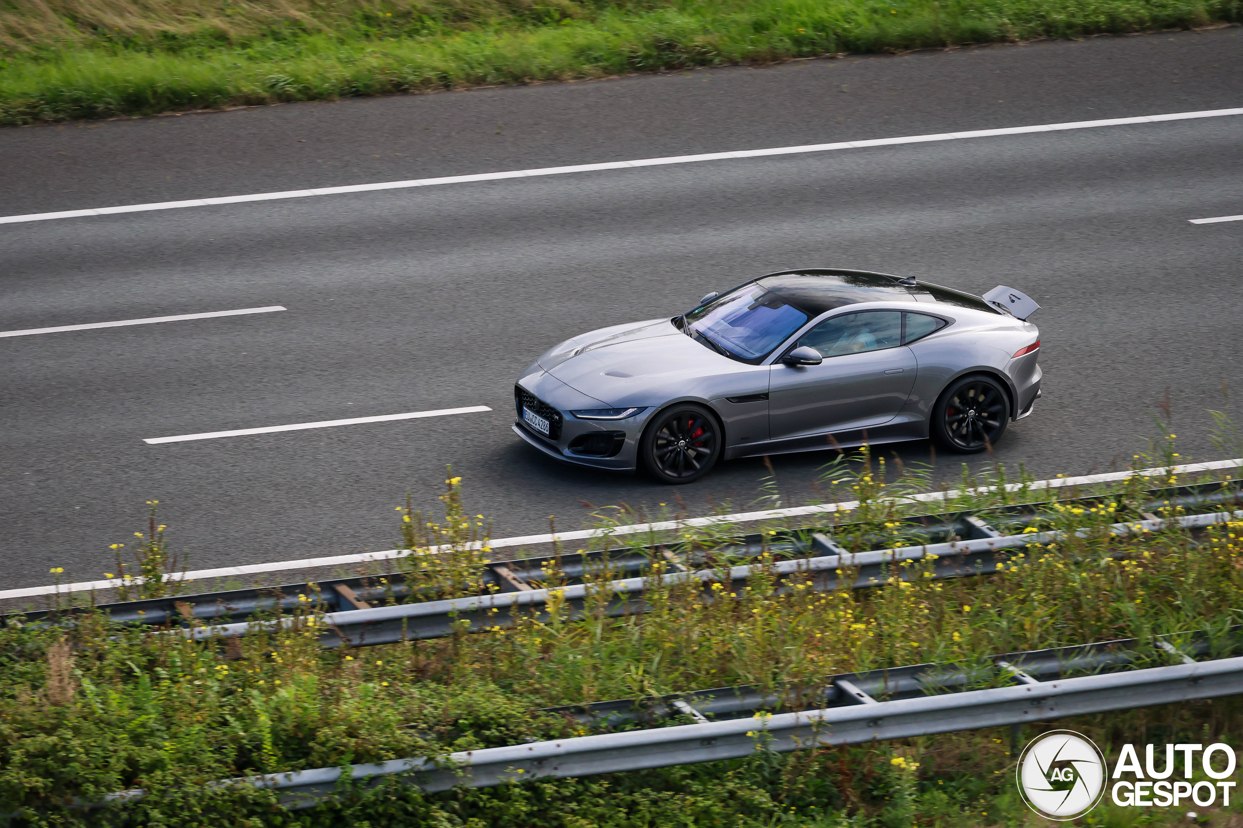 Jaguar F-TYPE R Coupé 2020