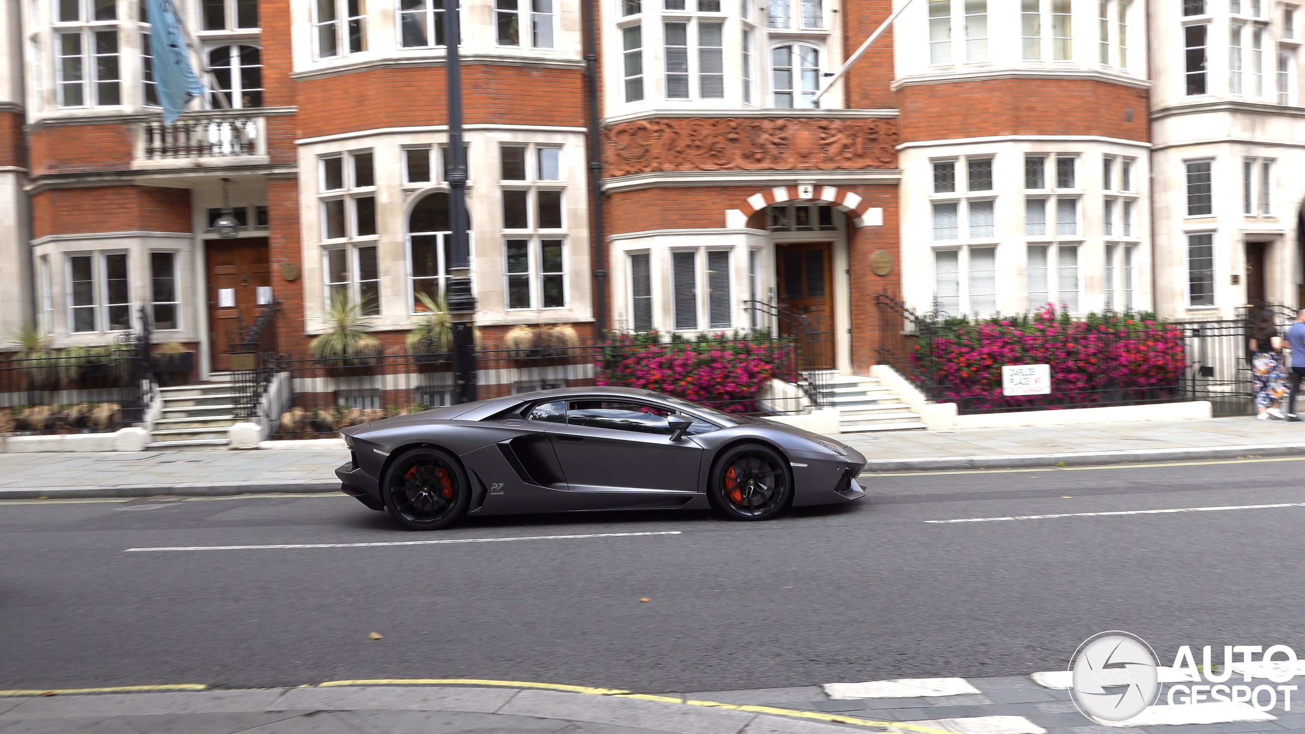 Lamborghini Aventador LP700-4