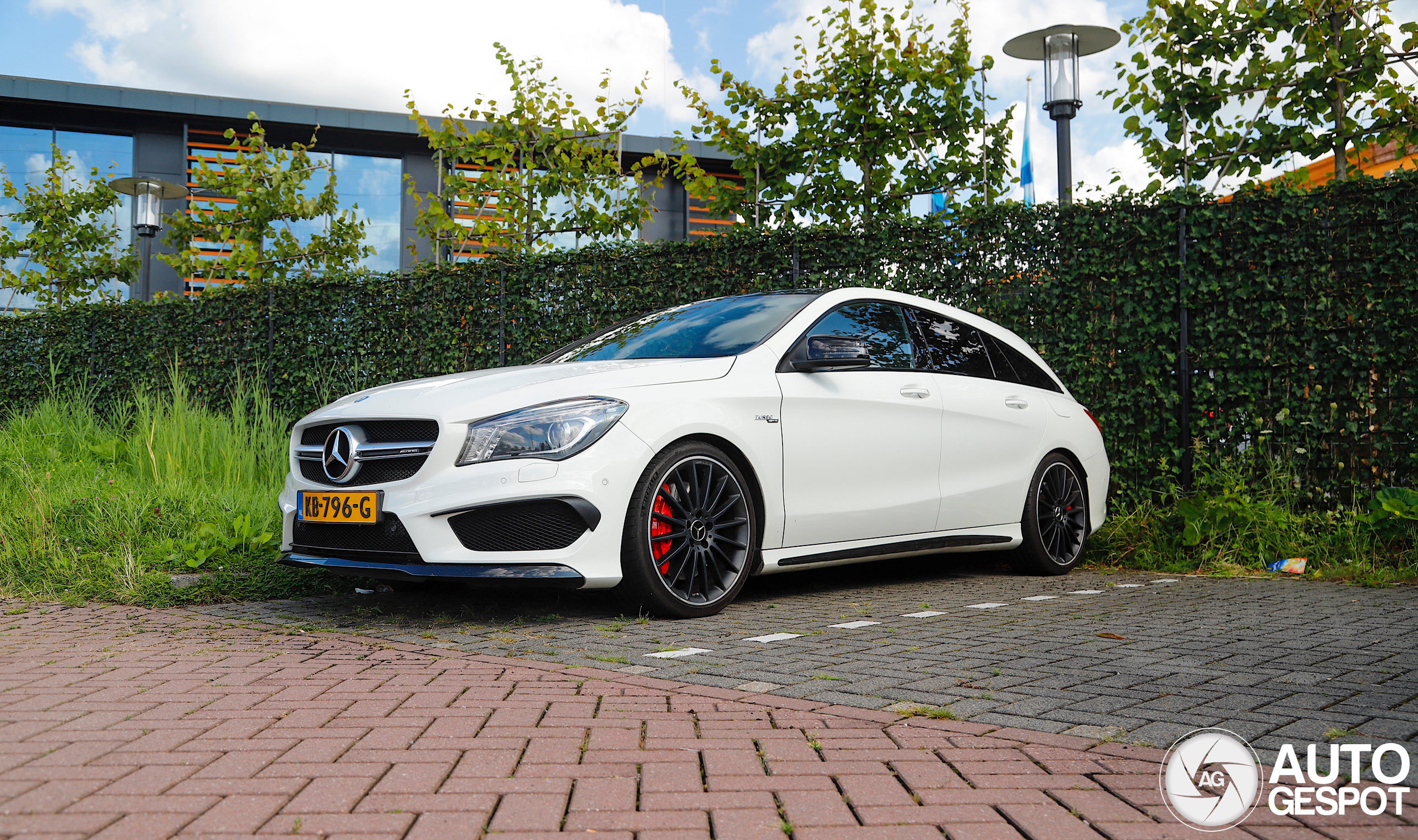 Mercedes-Benz CLA 45 AMG Shooting Brake