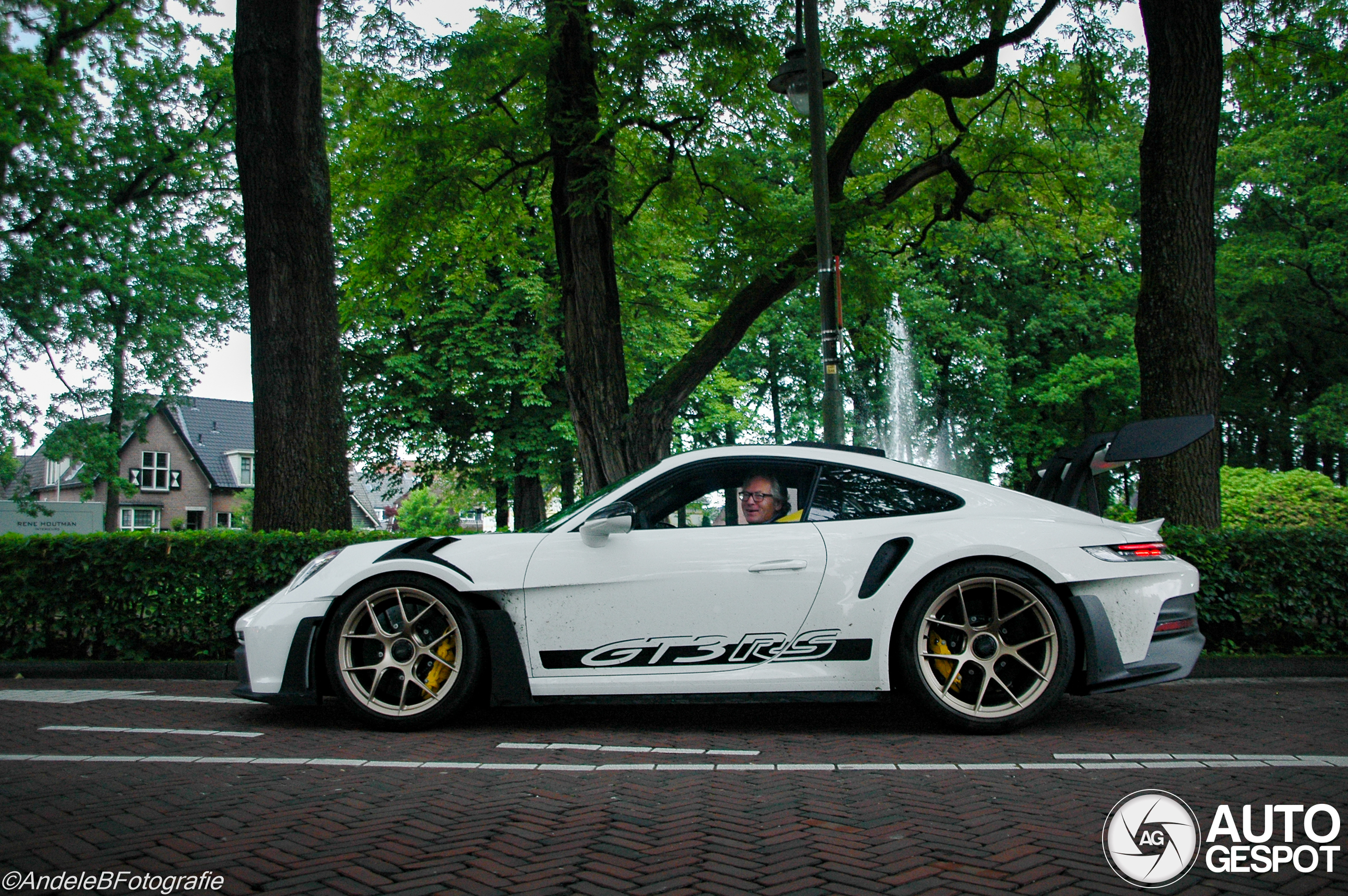 Porsche 992 GT3 RS Weissach Package