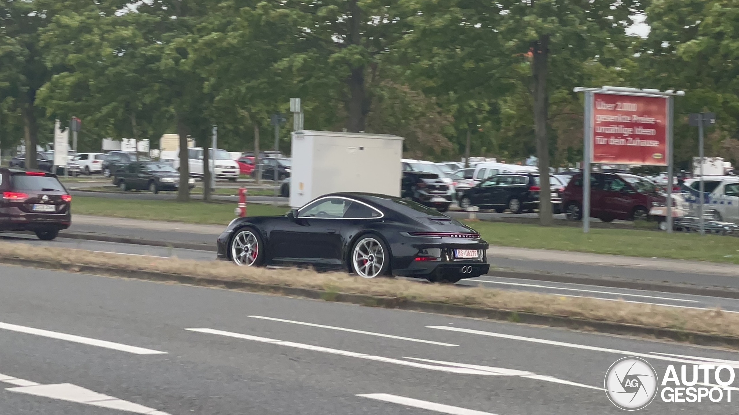 Porsche 992 GT3 Touring