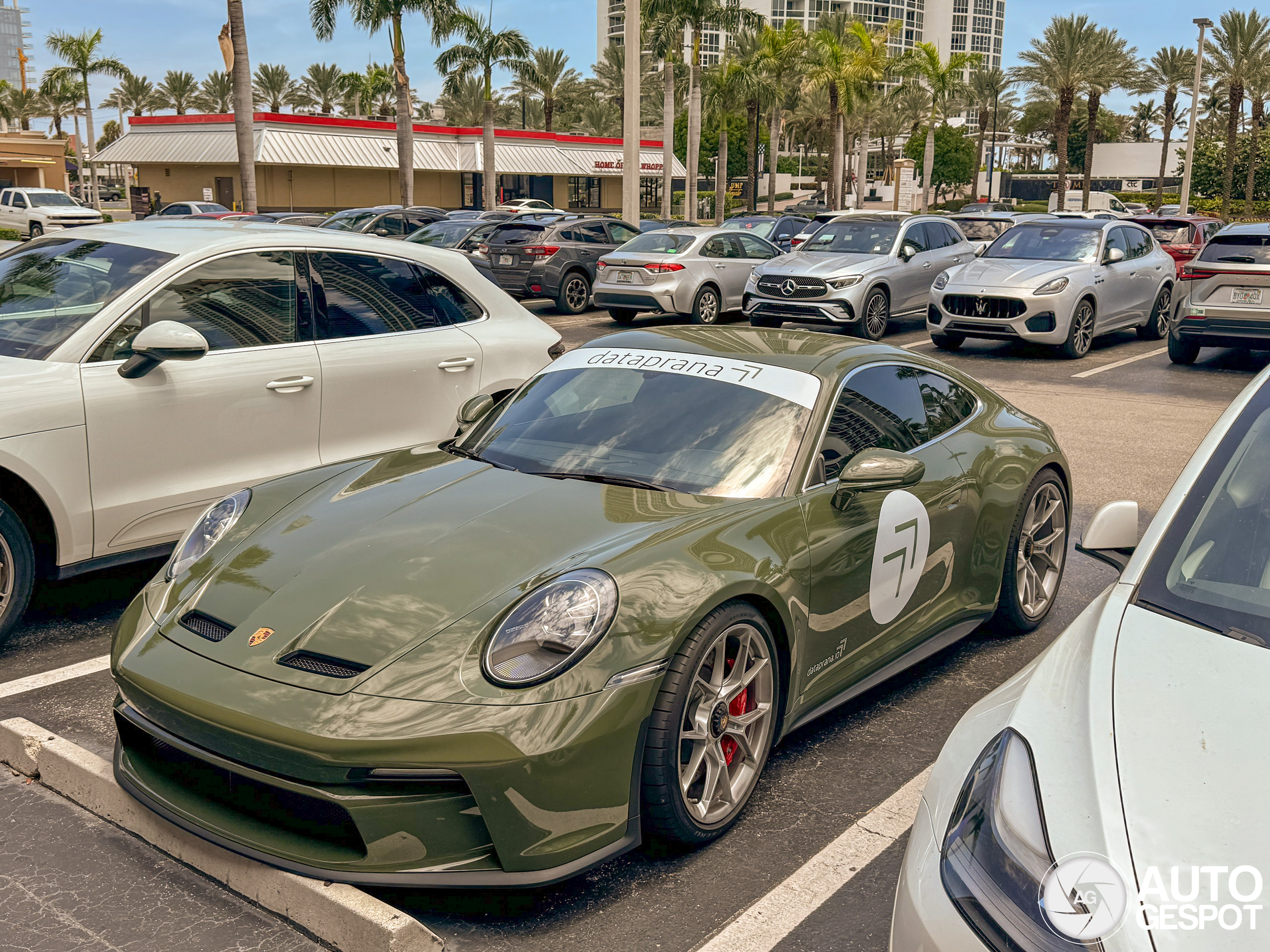 Porsche 992 GT3 Touring