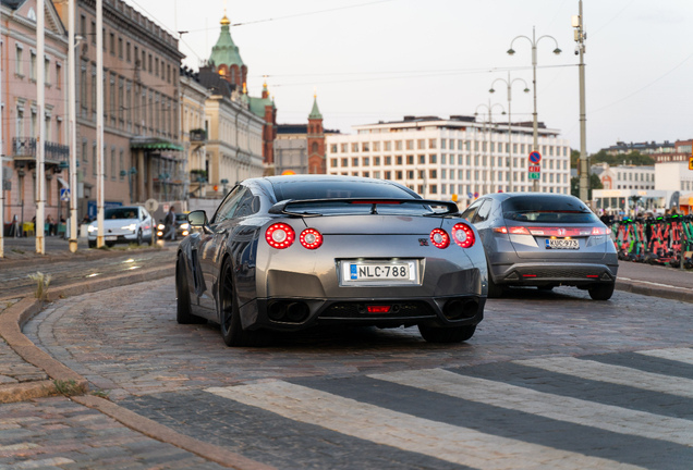 Nissan GT-R