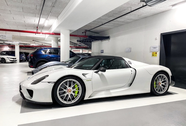 Porsche 918 Spyder Weissach Package