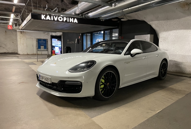 Porsche 971 Panamera Turbo S E-Hybrid