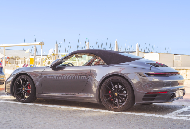 Porsche 992 Carrera 4S Cabriolet