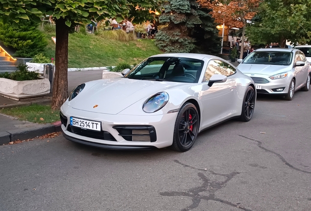 Porsche 992 Carrera GTS