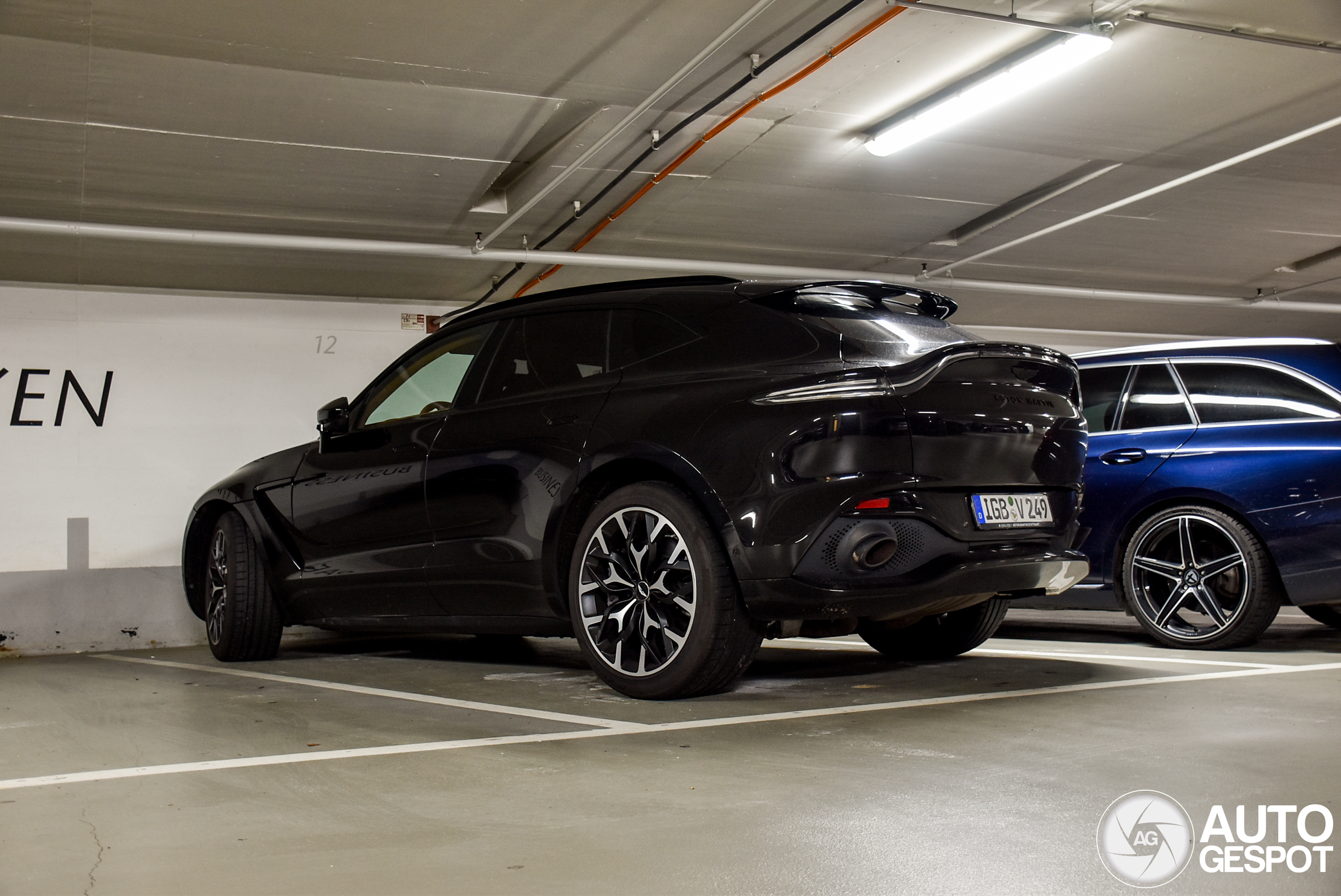 Aston Martin DBX