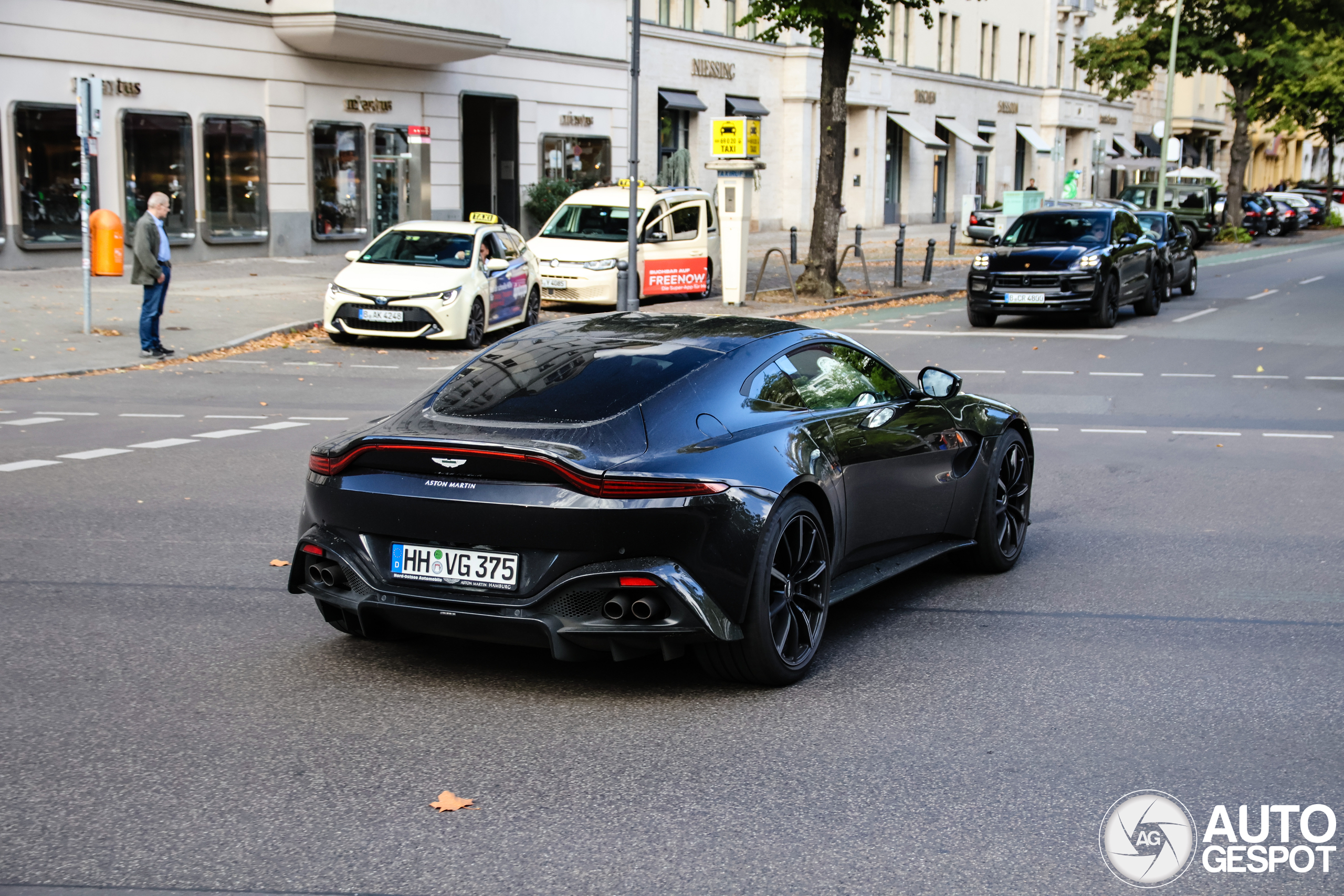 Aston Martin V8 Vantage 2018