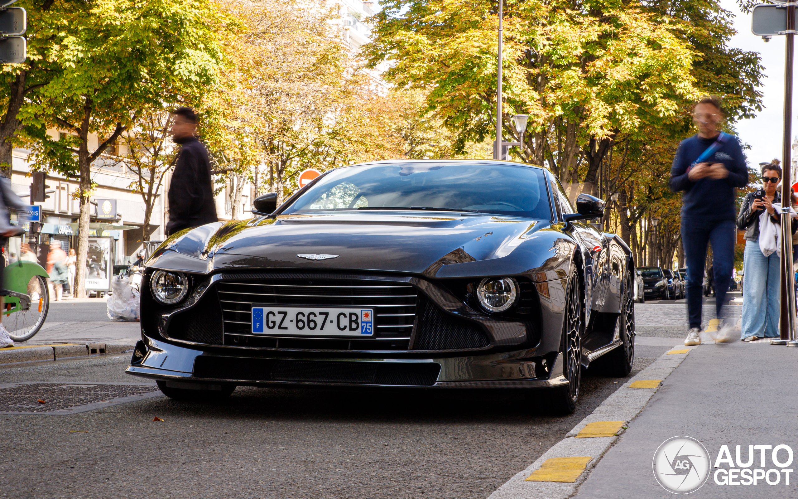 Parijs geeft ons nu ook een Aston Martin Valour