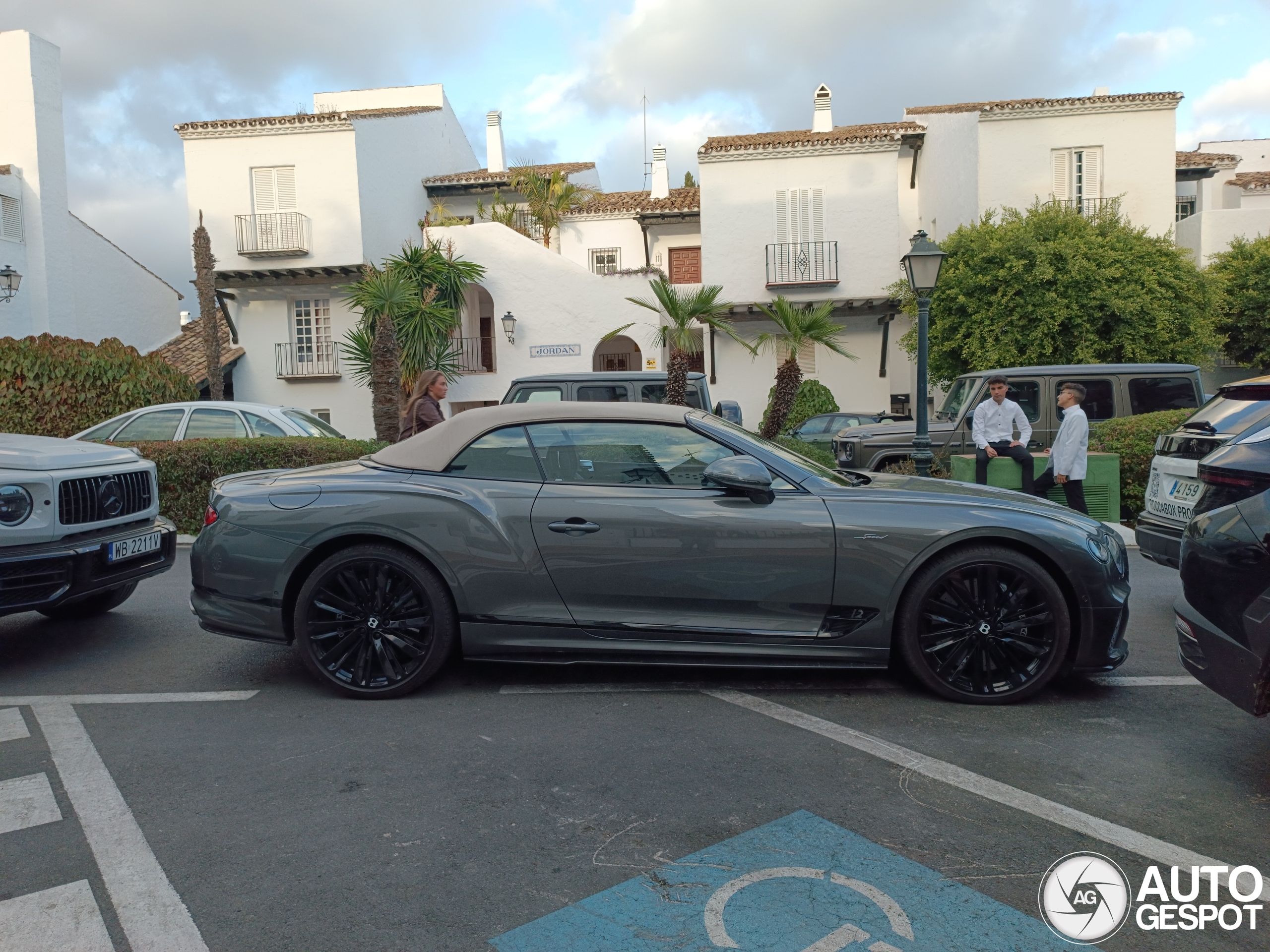 Bentley Continental GTC Speed 2023 Edition 12