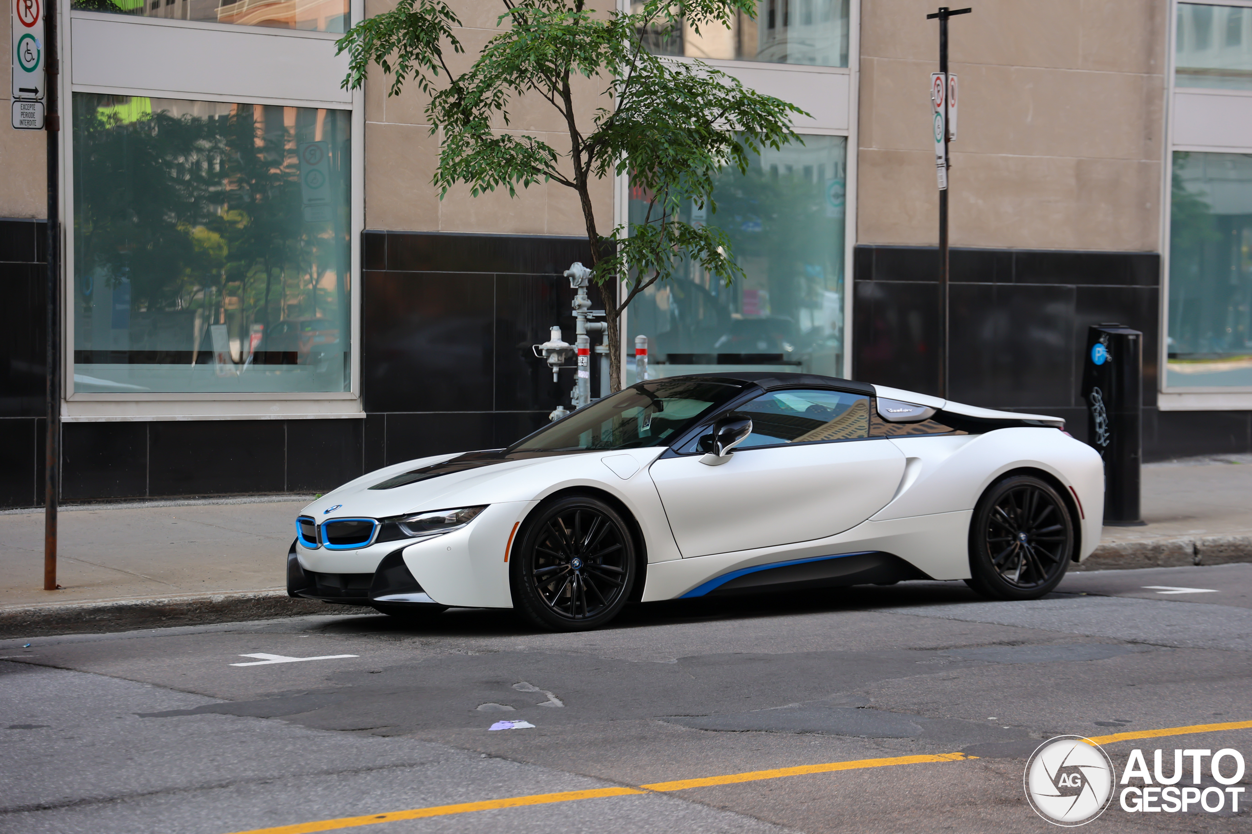 BMW i8 Roadster