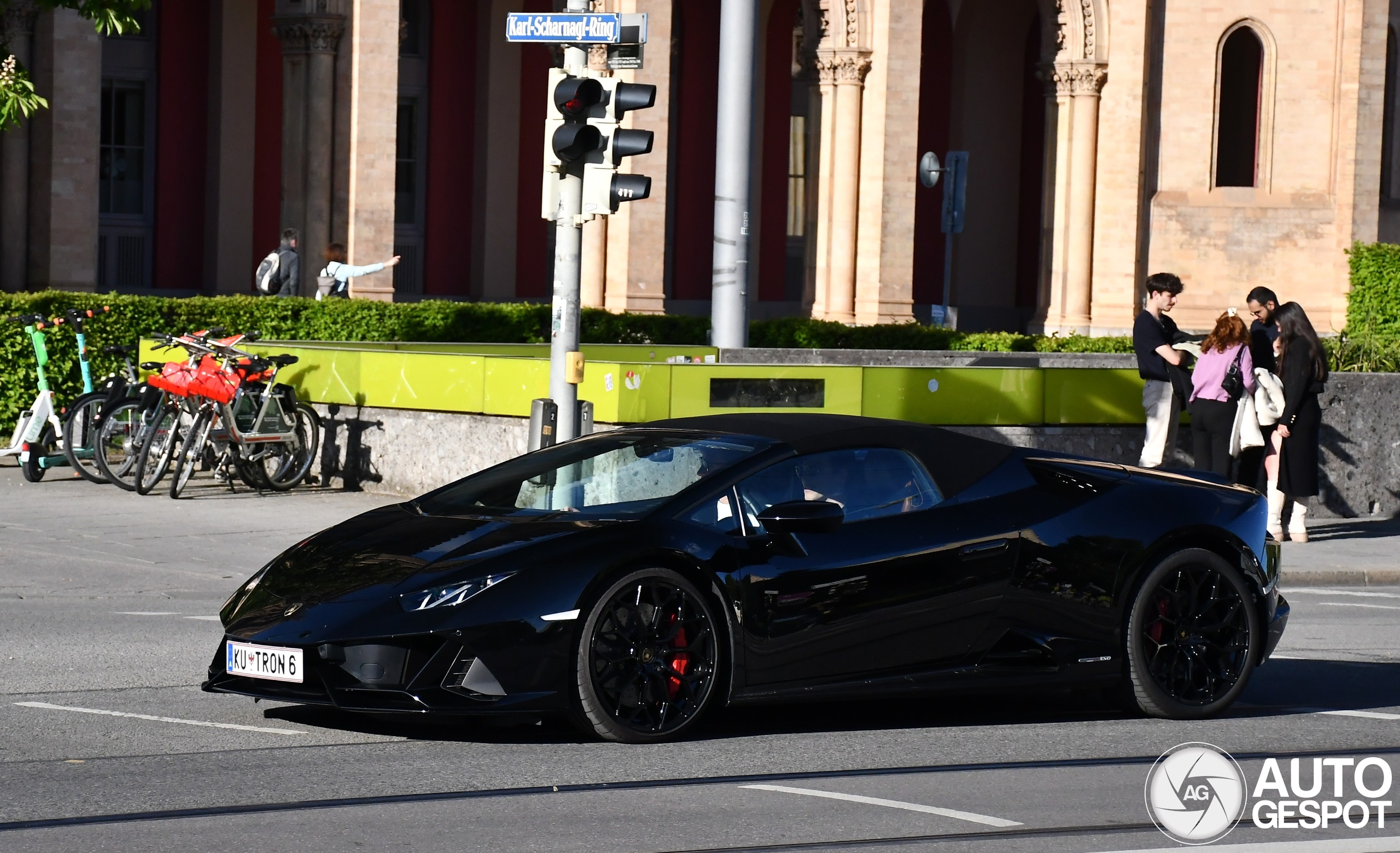 Lamborghini Huracán LP640-4 EVO Spyder