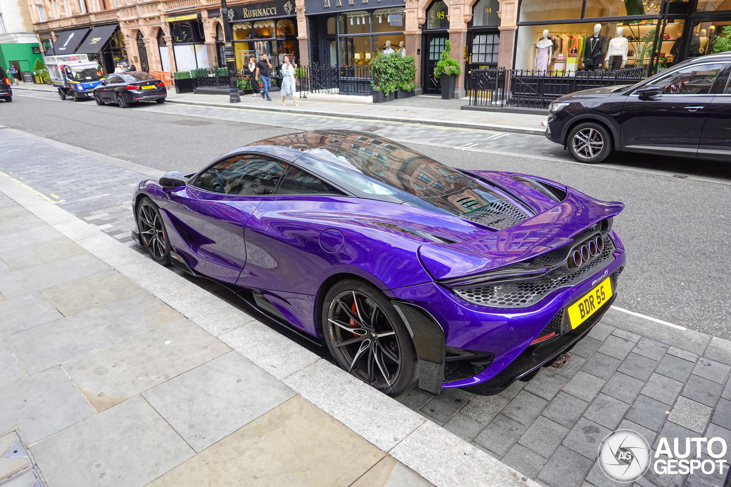 McLaren 765LT