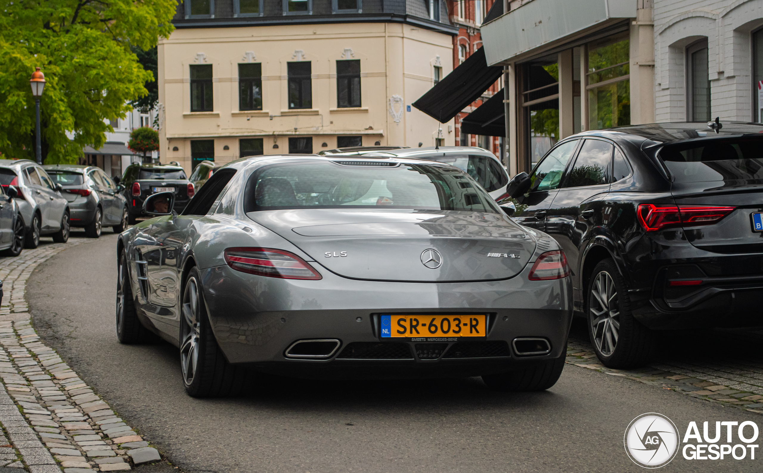 Mercedes-Benz SLS AMG