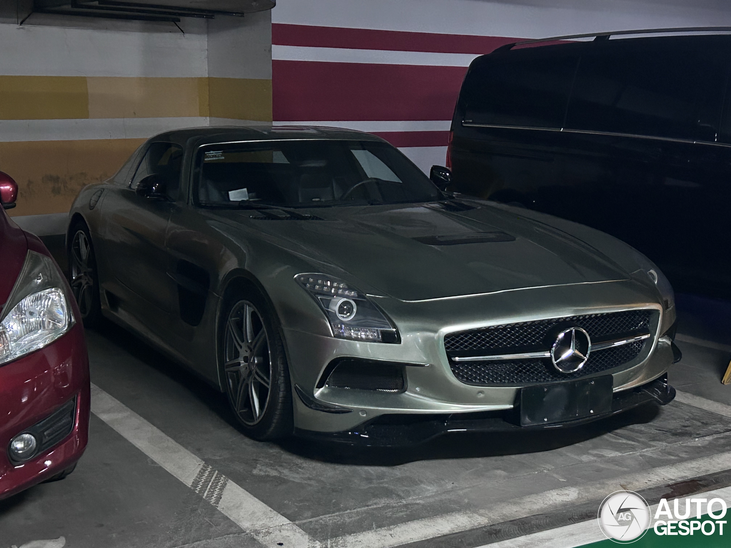 Mercedes-Benz SLS AMG