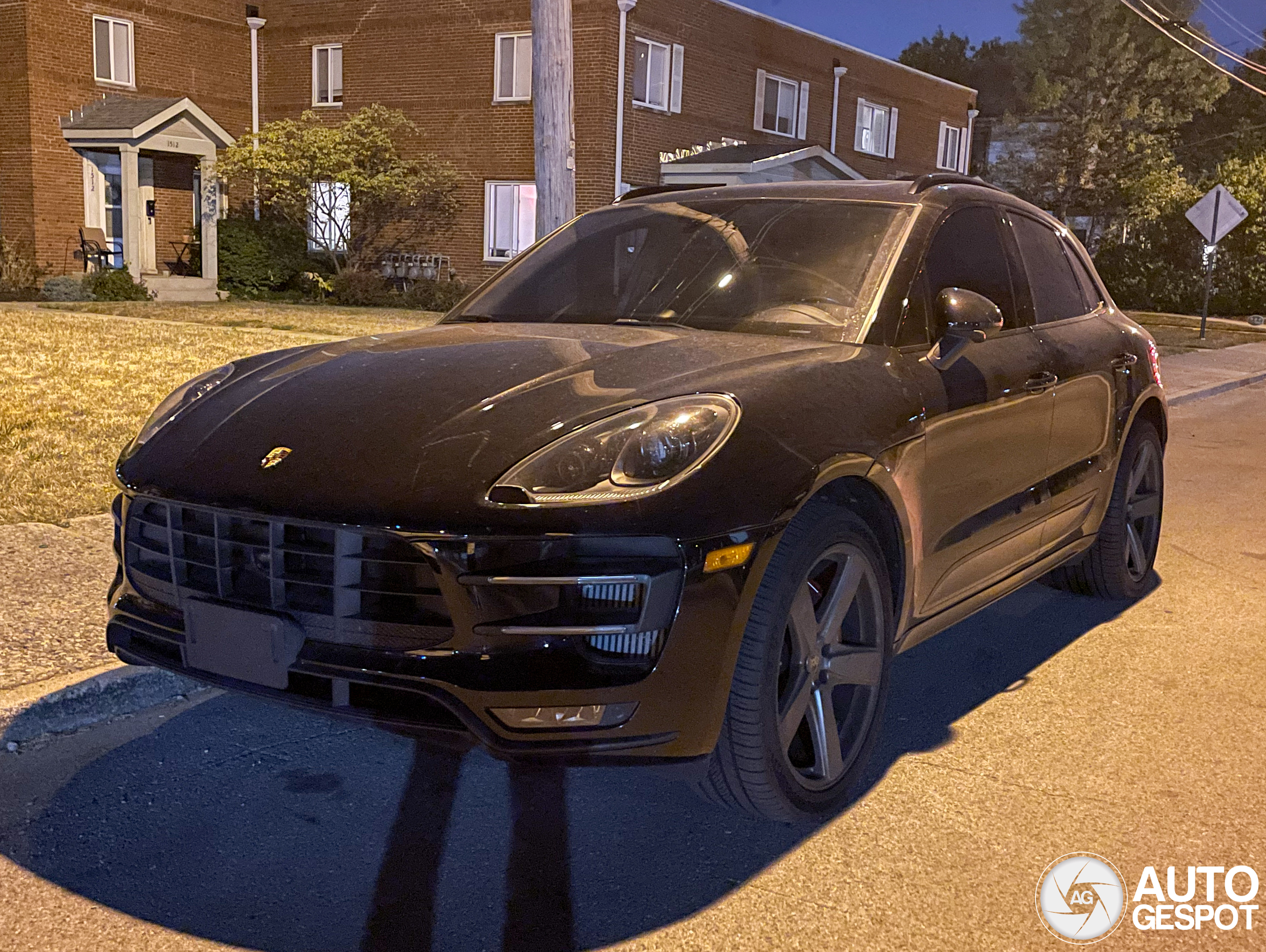 Porsche 95B Macan Turbo