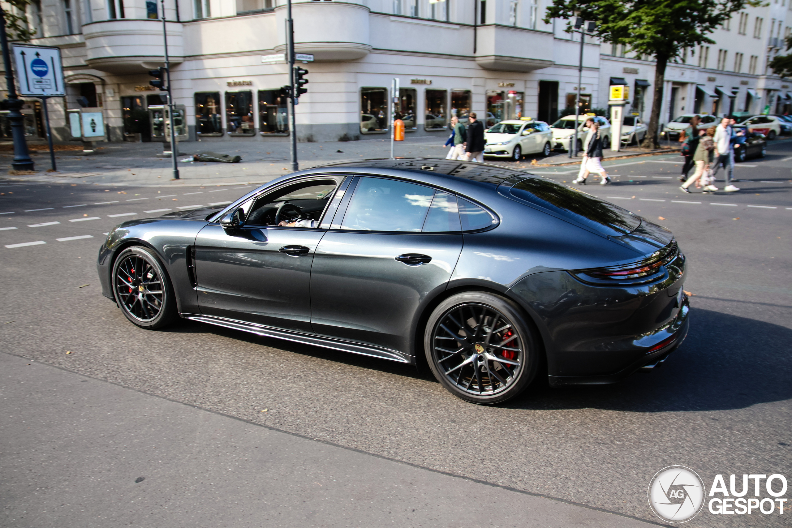 Porsche 971 Panamera GTS MkI