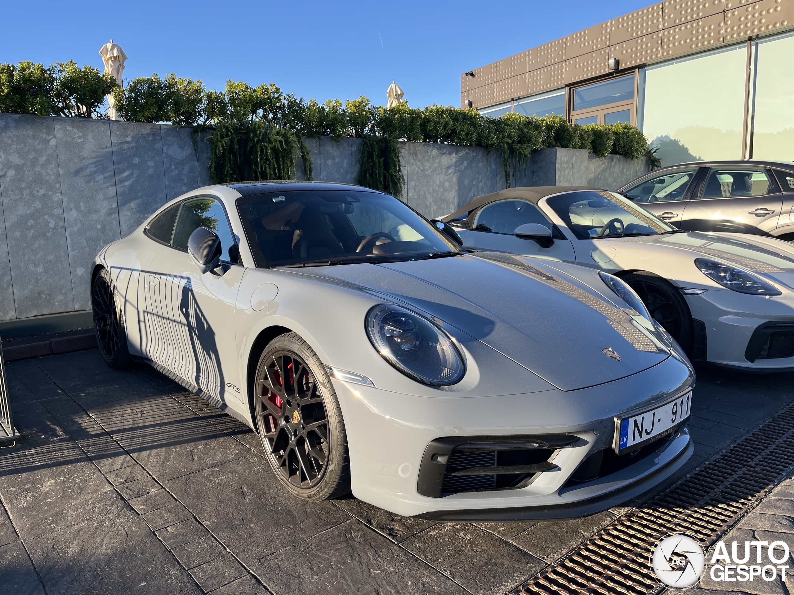 Porsche 992 Carrera 4 GTS