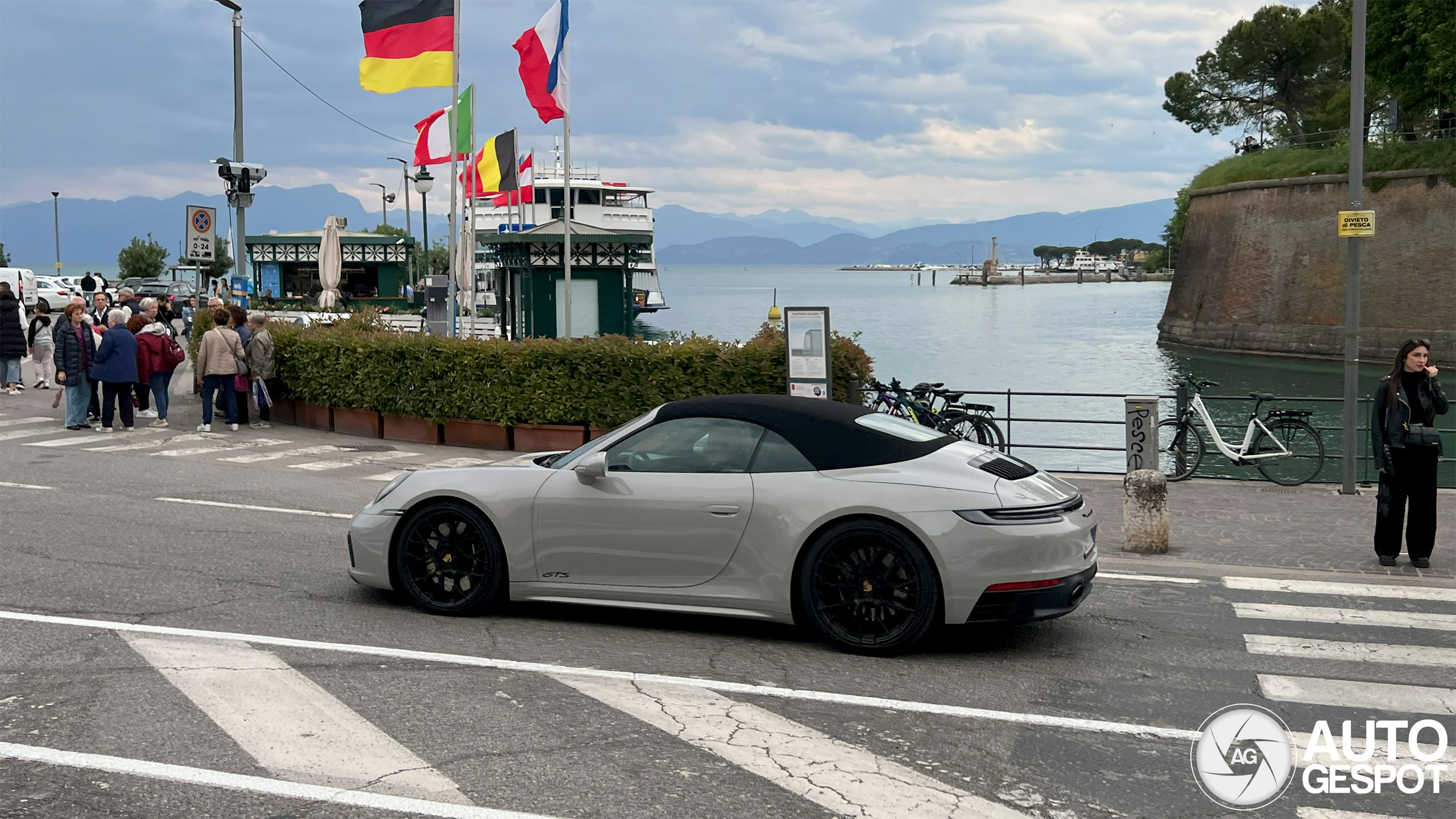 Porsche 992 Carrera 4 GTS Cabriolet