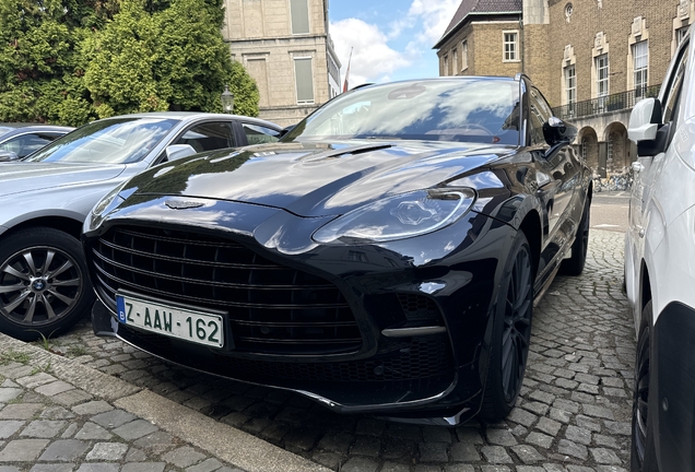 Aston Martin DBX707